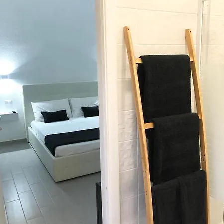 International House 3*