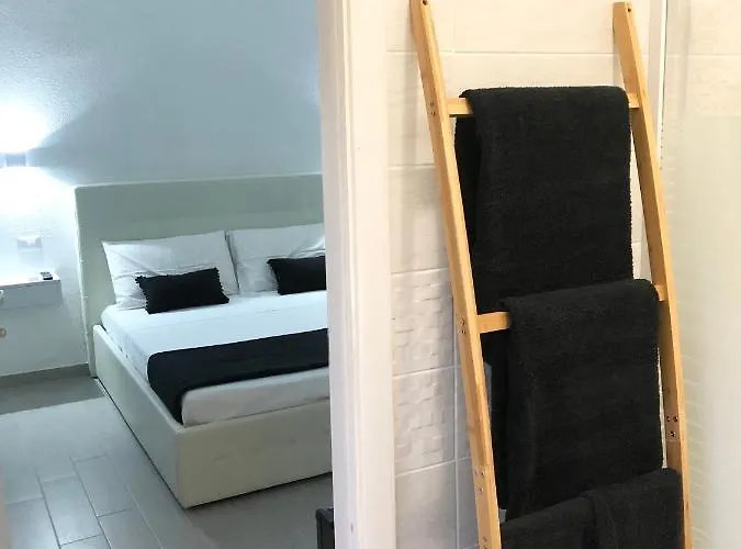 International House 3*