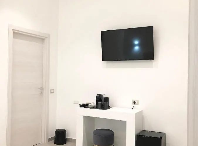 International House 3*