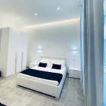 International House 3* أولبيا
