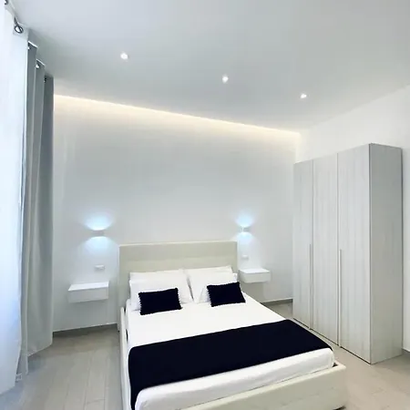 International House 3*